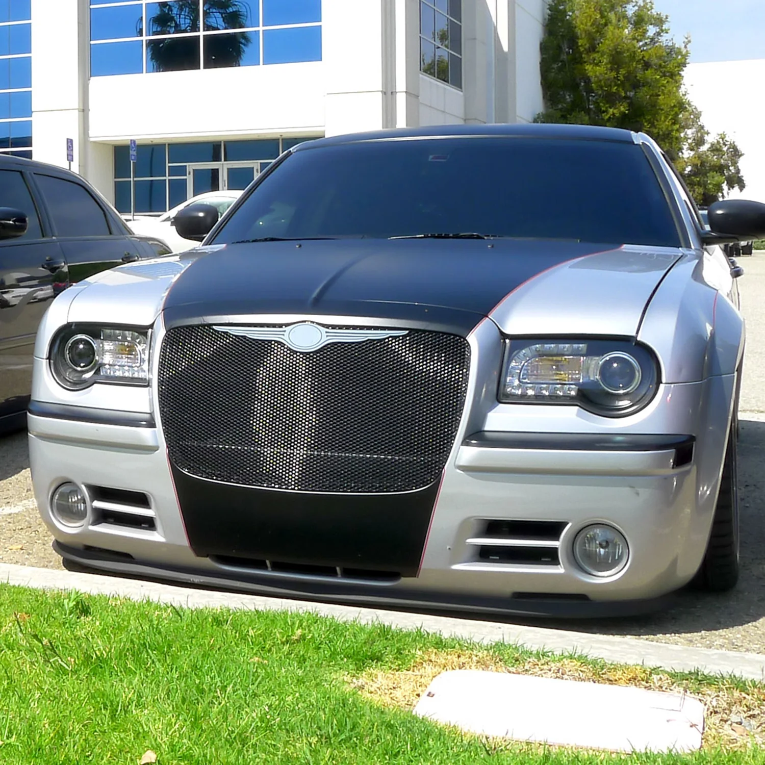 2005-2010 Chrysler 300 Projector Headlights w/LED Light Strip Matt Black/Clear - Image 10