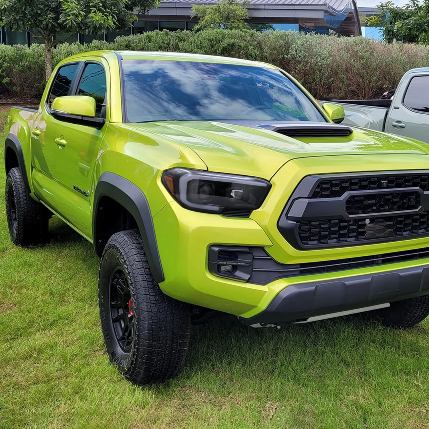 2016-2023 Toyota Tacoma Switchback LED C-Bar Projector Headlights Black/Smoke - Image 9