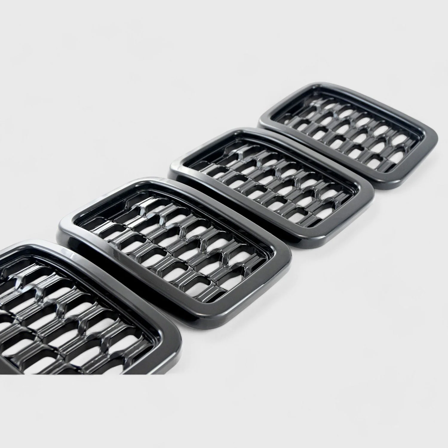 2017-2021 Jeep Grand Cherokee Grille Overlay Gloss Black 7Pcs ABS Plastic - Image 5