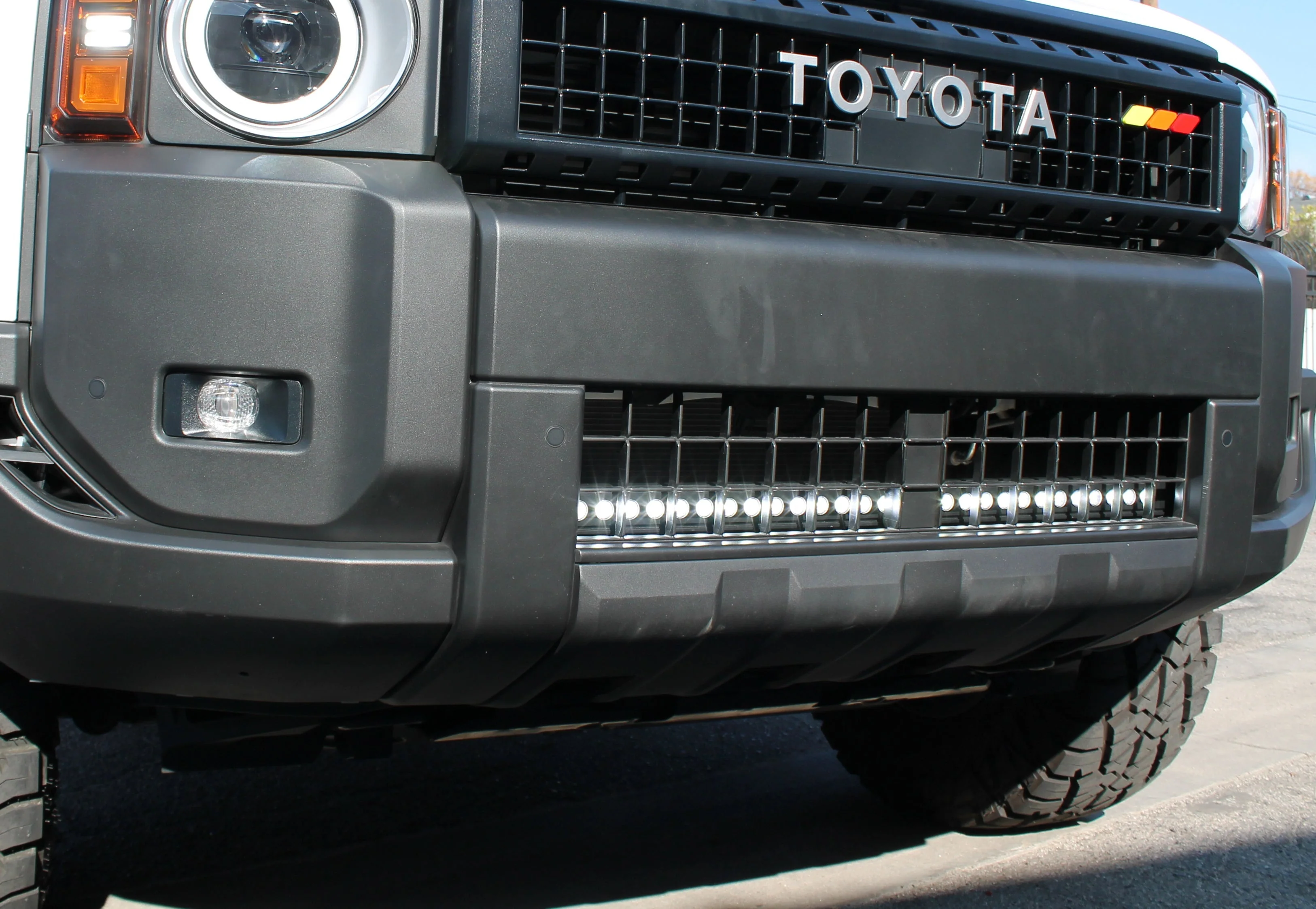 2024+ Toyota Land Cruiser Single 30in Light Bar SLIM - Image 2