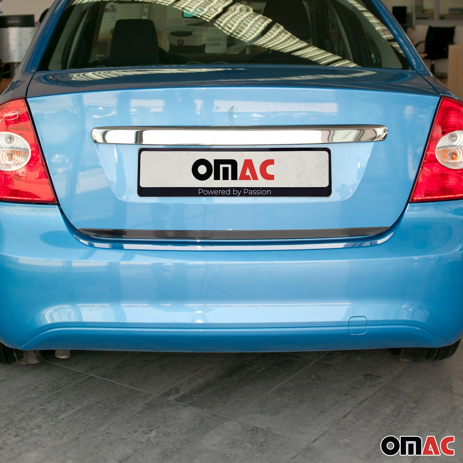 2012-2014 Ford Focus Sedan Rear Trunk Molding Trim - Image 2