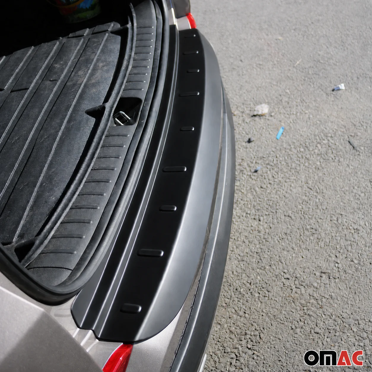 2016-2018 Hyundai Tucson Rear Bumper Guard Acrylic Black - Image 5